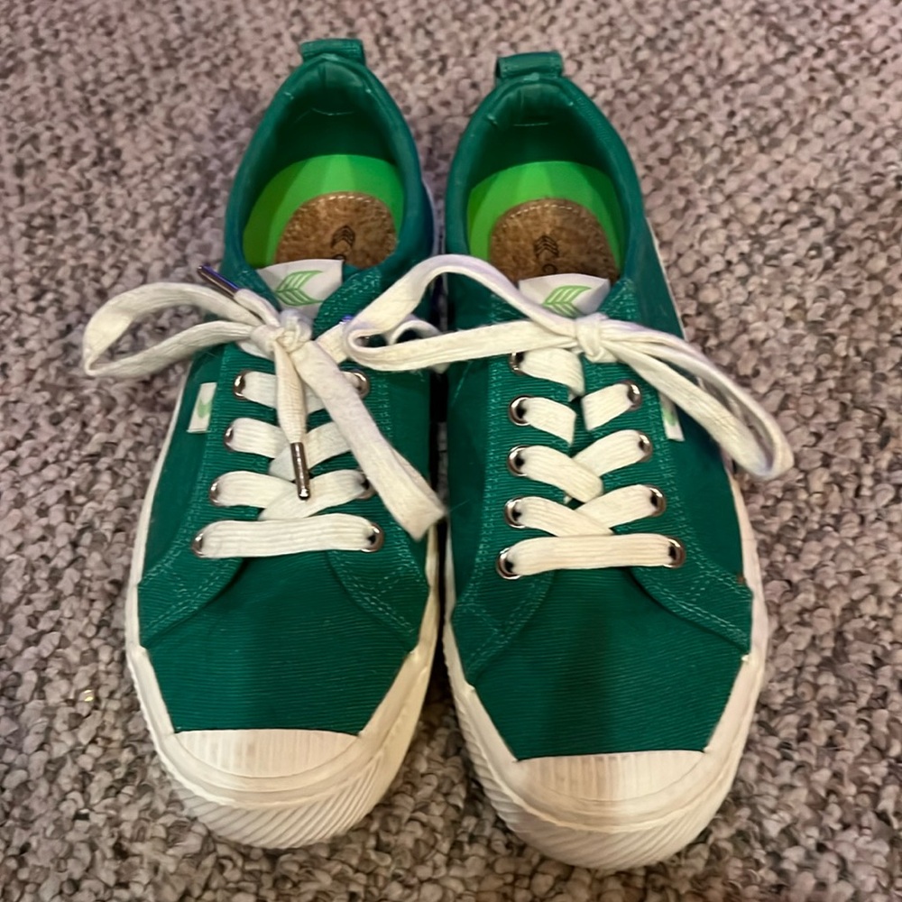 Cariuma Oca Low in Green